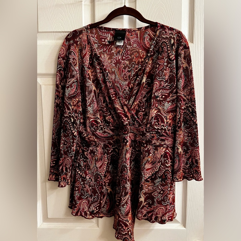 I T B ~Paisley V Neck blouse- Burgundy and Black~NWOT~1X